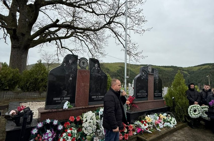  Përkujtohen Enver Bajrami dhe Sherif Januzi, dy dëshmorët nga Breznica në 26-vjetorin e rënies heroike