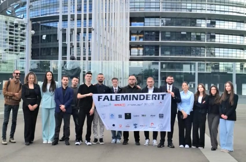  Studentët dhe stafi i UKZ-së po zhvillojnë vizitë studimore në Strasburg të Francës
