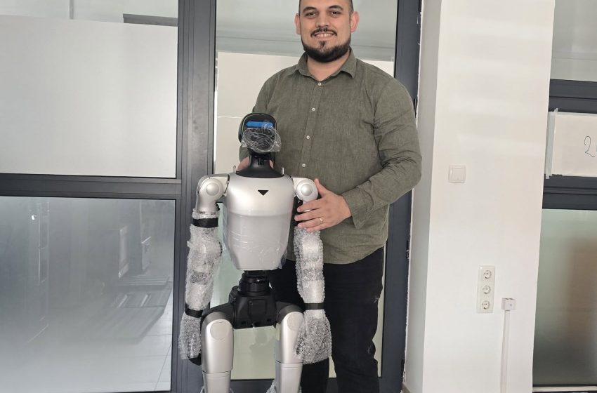  Universiteti “Kadri Zeka” sjell robotin humanoid Unitree G1, hap laboratorin ndër më inovativët në Kosovë