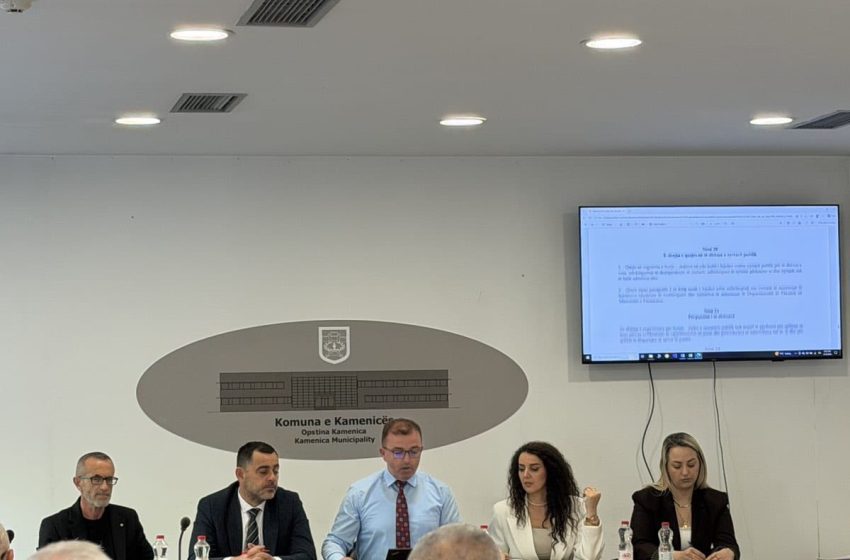  DKA në Kamenicë koordinon përgatitjet për mësimin tërëditor dhe digjitalizimin e shkollave