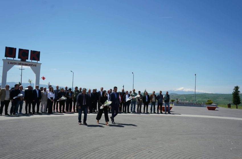  Nderohen dëshmorët e kombit në Gjilan