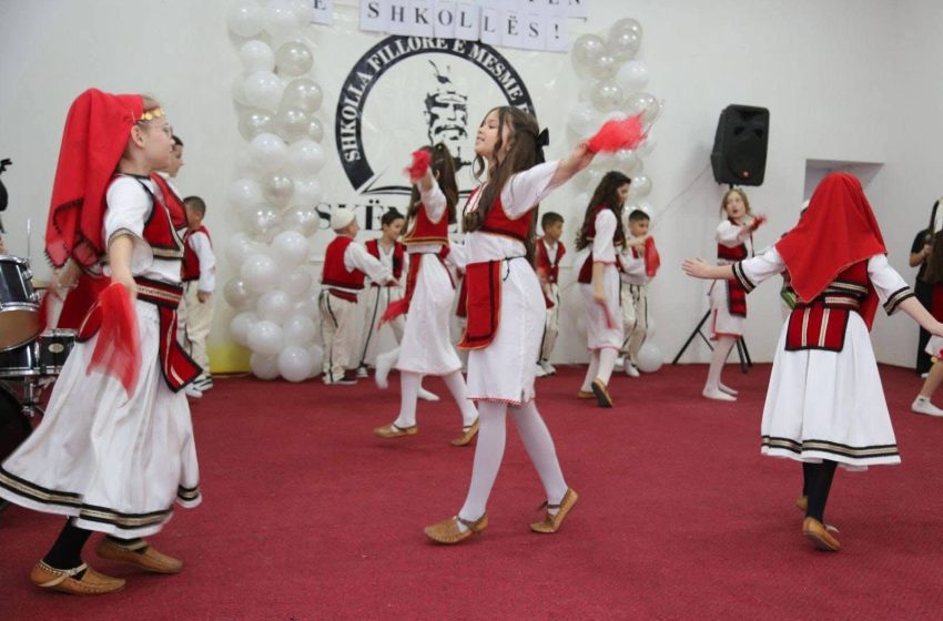  Përlepnica feston: ShFMU “Skënderbeu” shënon Ditën e Shkollës me program madhështor– raporton TV Gjilani