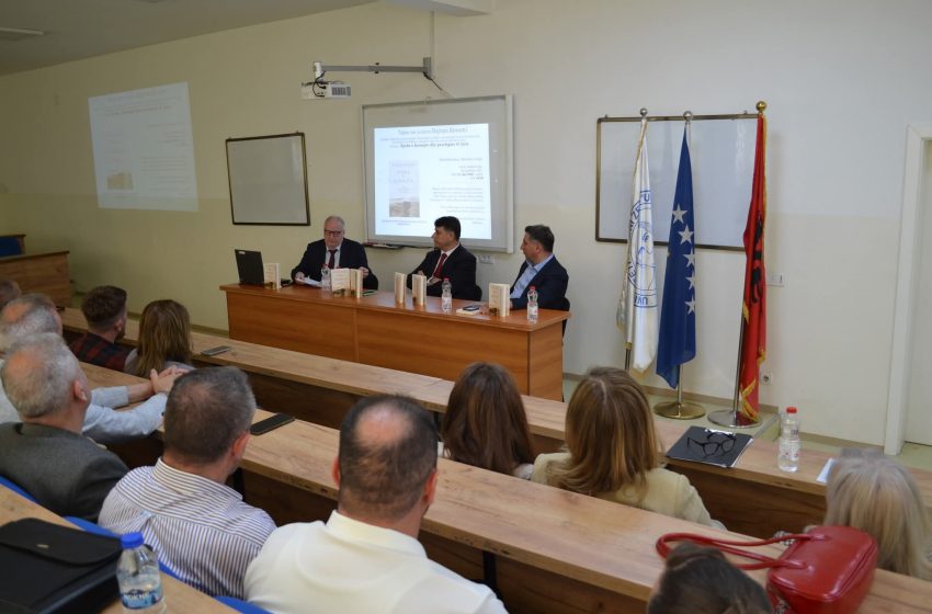  Në UKZ u promovua libri “Epoka e konsujve dhe paradigma të tjera” i autorit Bajram Kosumi