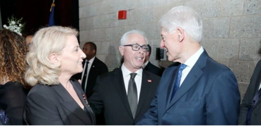  Shkurte Fejza takon Bill Clinton në SHBA: “Mirënjohje nga zemra në emër të popullit të Kosovës”