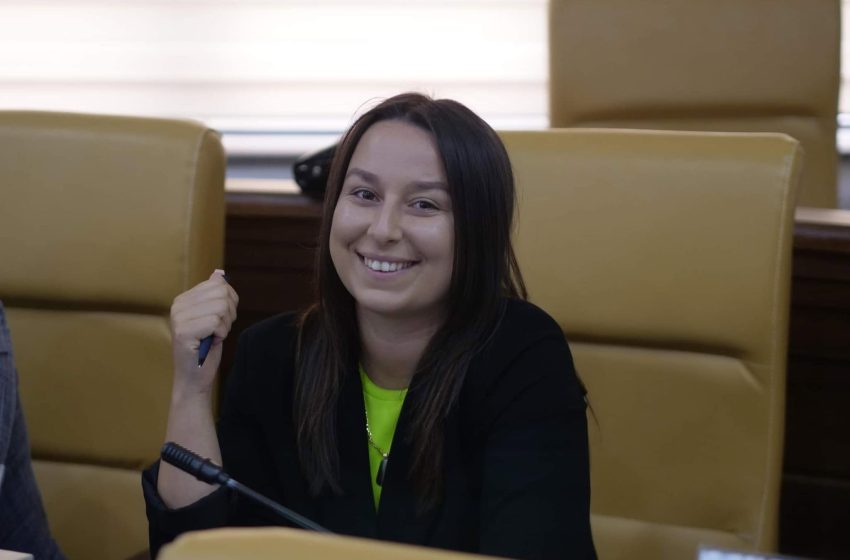 Asambleistja e AAK-së, Ardita Ukshini, deklarohet kundër ndërtimit të deponisë inerte në Malishevë
