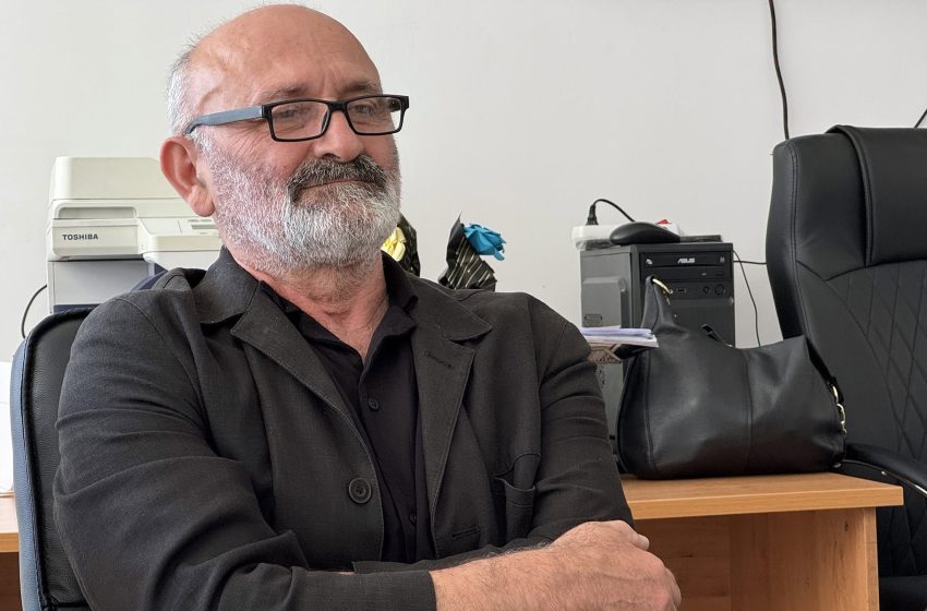  Pensionohet profesori dhe piktori Luan Shahiqi