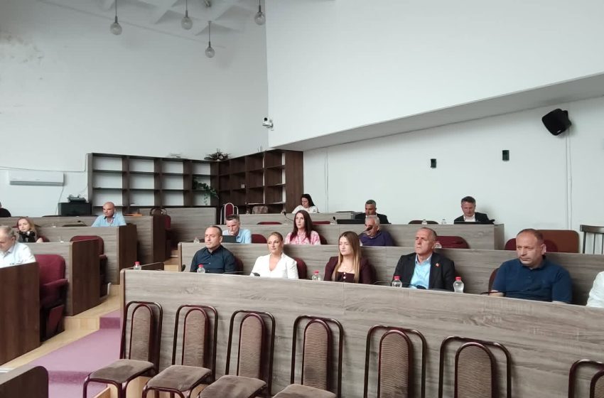  Kuvendi Komunal i Vitisë mbajti seancë të jashtëzakonshme, miratohet bartja e mjeteve nga të hyrat vetanake