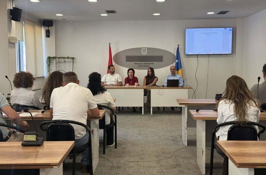  Kamenicë: Mbahet konsultimi publik për Kornizën Afatmesme Buxhetore 2027-2029