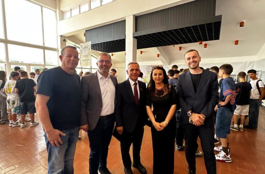  U mbajt aktivitet përkujtimor për Ditën e Çlirimit me nxënësit e shkollave të Kamenicës