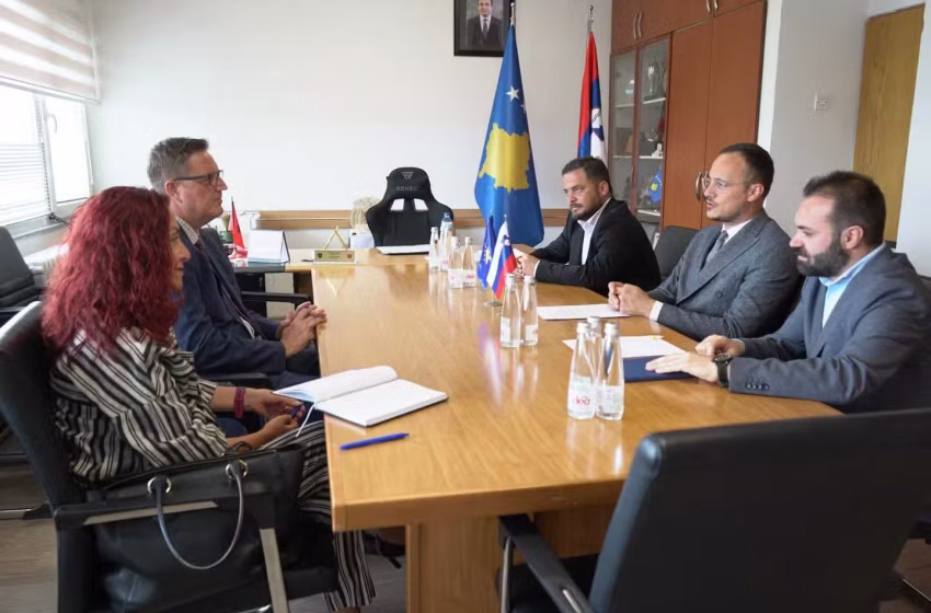  Kryetari Hyseni, priti ambasadorin e Sllovenisë, flasin për thellimin e bashkëpunimit