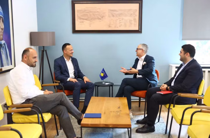  Gjilani synon avancimin e shërbimeve shëndetësore, Hyseni dhe Vitia diskutojnë projektet e ardhshme