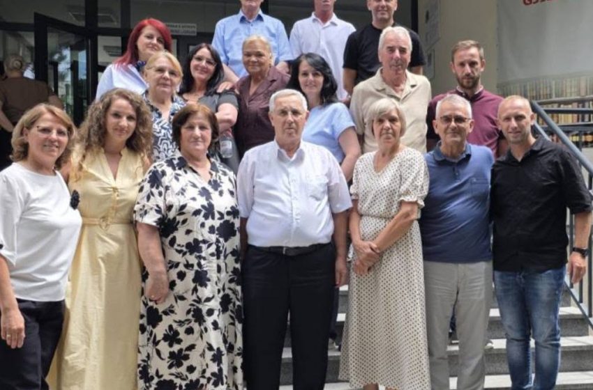  Pas një çerek shekulli shërbim, pensionohet bibliotekisti, Ibrahim Hyseni