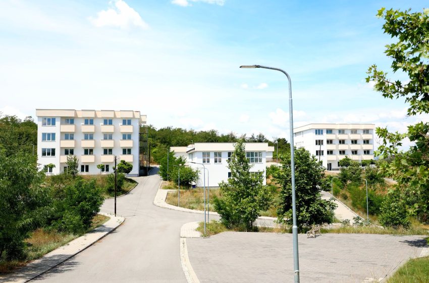  Myftiu Tërnava viziton “Fshatin e Lumtur” në Gjilan, kompleksi i jepet në shfrytëzim Bashkësisë Islame për 25 vjet