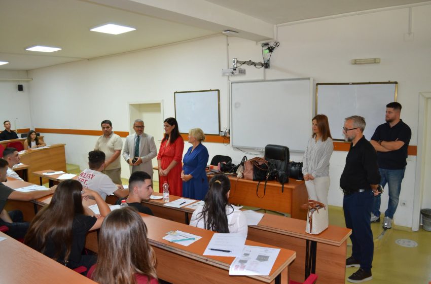  Në UKZ u mbajt provimi pranues për studentët e rinj për vitin akademik 2026/2027