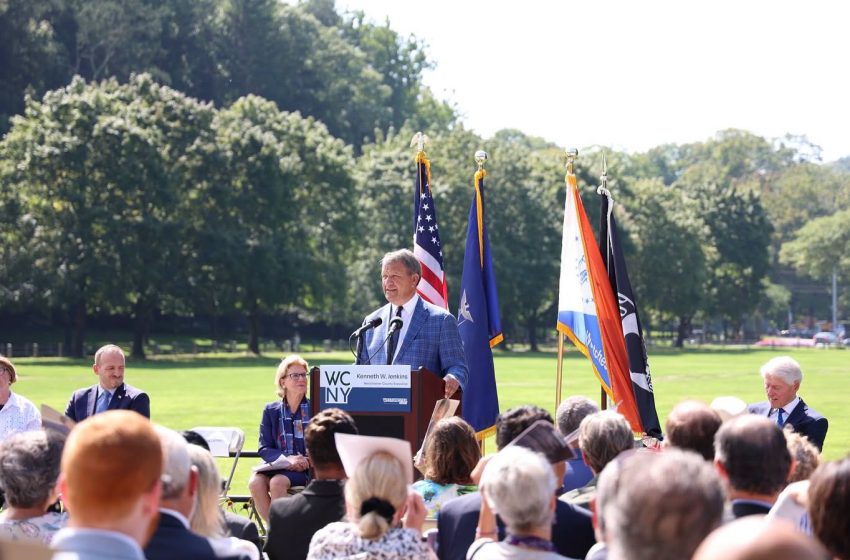  Kryeministri Kurti pranon letër urimi nga kongresisti amerikan George Latimer