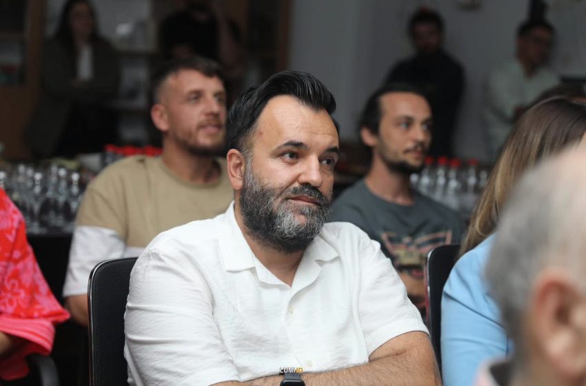  Erson Zymberi përfundon mandatin si drejtor i Teatrit të Gjilanit: “Për mu, ka me mbetë përgjithmonë shtëpia ime”