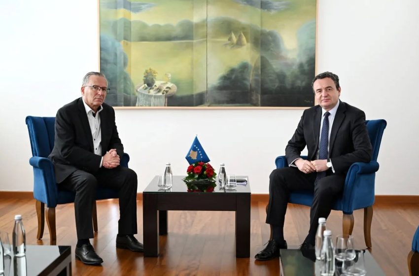  Opinion nga Qemajl Mustafa: – O politikaj t’këtij vendi Vendoseni më në fund komunikimin e mirëfilltë dhe qasuni me mirëbesim ndaj njëri tjetrit
