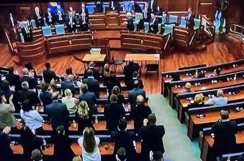 KUVENDI I KOSOVËS VOTON NDRYSHIMET E LIGJIT PËR DHOMAT E SPECIALIZUARA