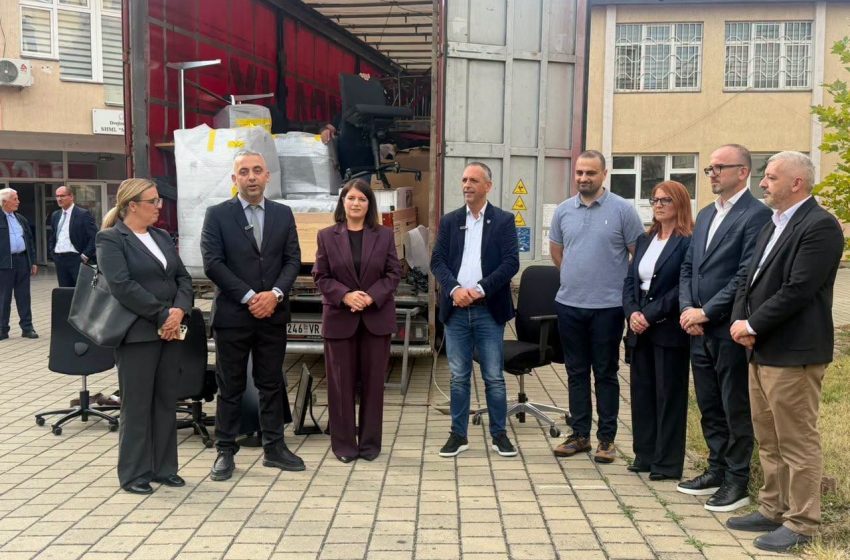  Mërgimtari Agon Behluli sjell donacion nga Zvicra për tri shkollat tona në Gjilan