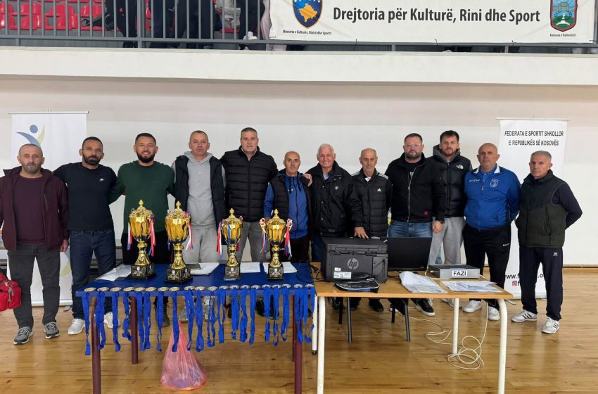  Pensionohet legjenda e sportit shkollor në Gjilan, Prof. Fehmi Sherifi