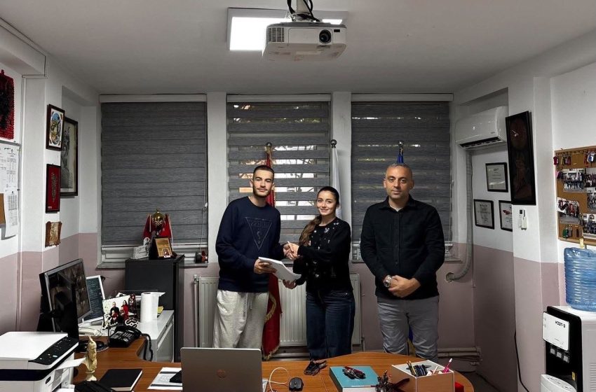  Vazhdimësia e lidershipit rinor në Gjimnazin “Zenel Hajdini” – Ardit Çoçaj kryetar i ri i Këshillit të Nxënësve