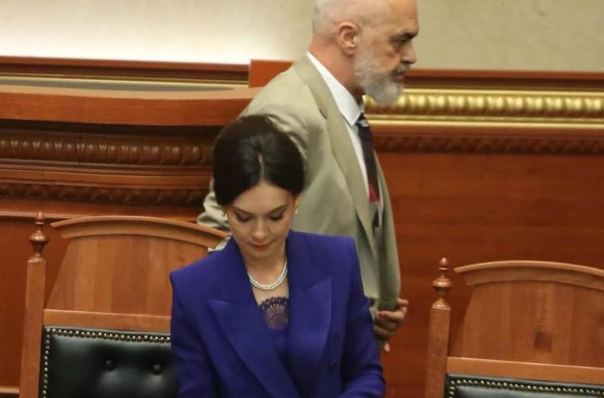  Elisa Spiropali letër Ramës: Jep zgjidhje politike, pa frikë dil përballë qytetarëve se është ora e ndryshimit