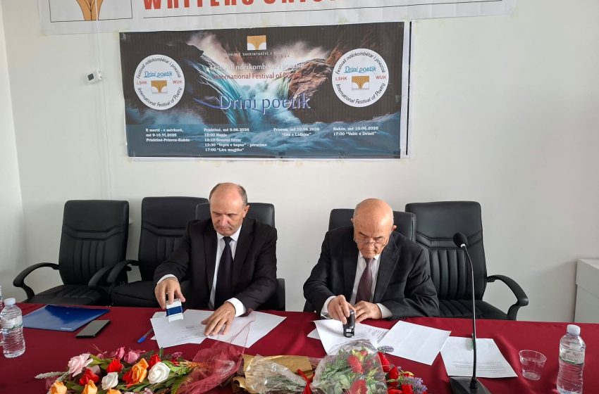  Formohet Lidhja e Bashkuar e Shkrimtarëve dhe e Artistëve ShqiptarëKryetar u zgjodh prof. dr. Mujë Buçpapaj