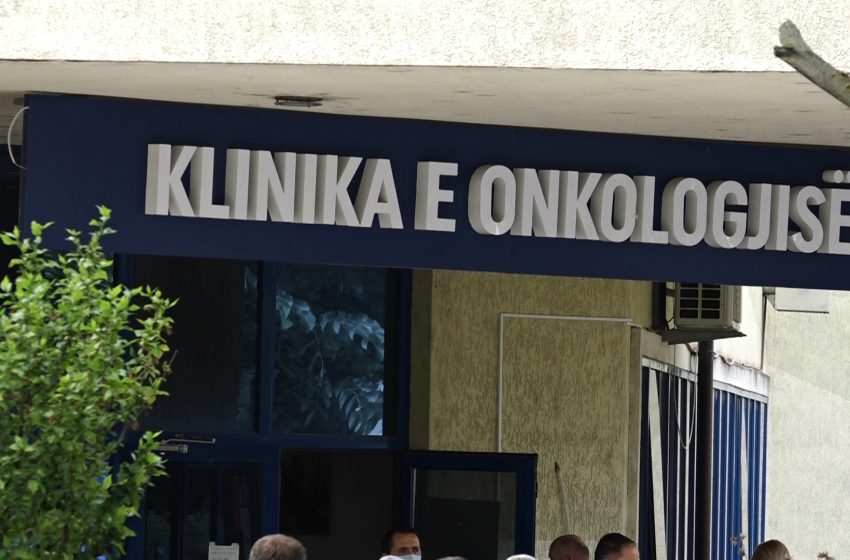  Vdes pacientja me kancer të gjirit që mbeti katër muaj pa terapi