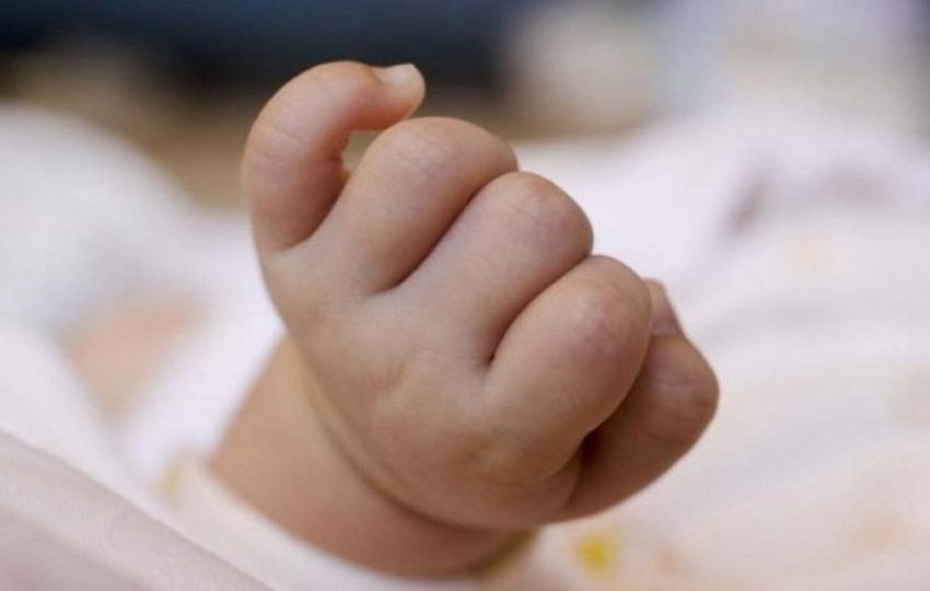  Vdes një foshnjë dymuajshe në Gjilan, Policia nis hetimet