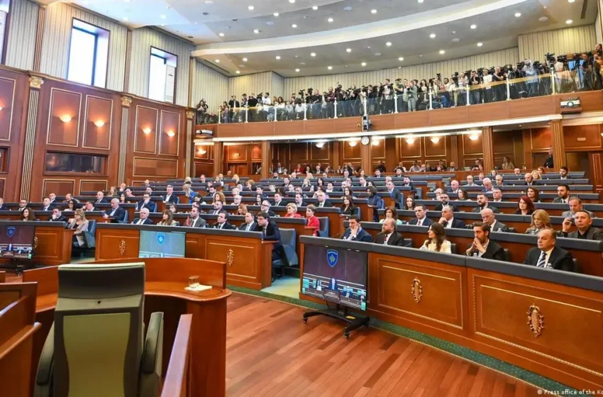  Grupi i Grave Deputete reagon për Arlinda Zekajn: Mbrojtja e grave duhet të jetë detyrim i çdo institucioni